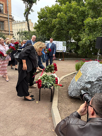 Члены совета руководителей Международной Конфедерации театральных союзов почтили память Кирилла Лаврова Члены совета руководителей Международной Конфедерации театральных союзов почтили память Кирилла Лаврова